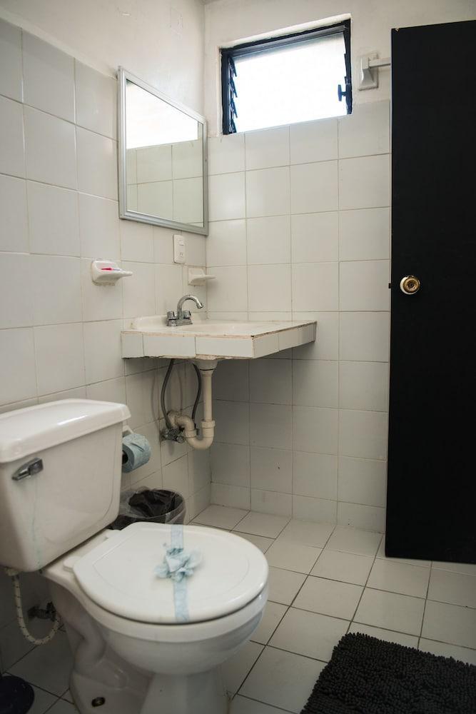 Deja Hostel Плая-дель-Кармен Экстерьер фото